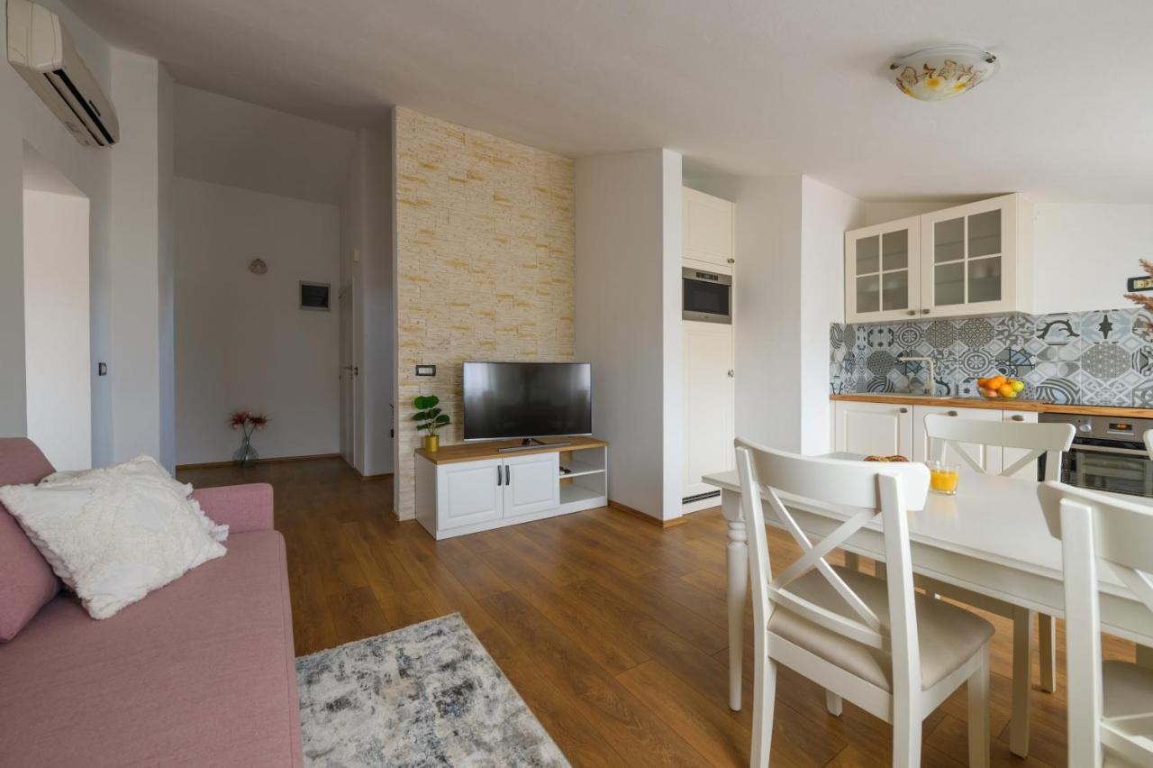 Apartments Perkovic Fazana Exterior photo